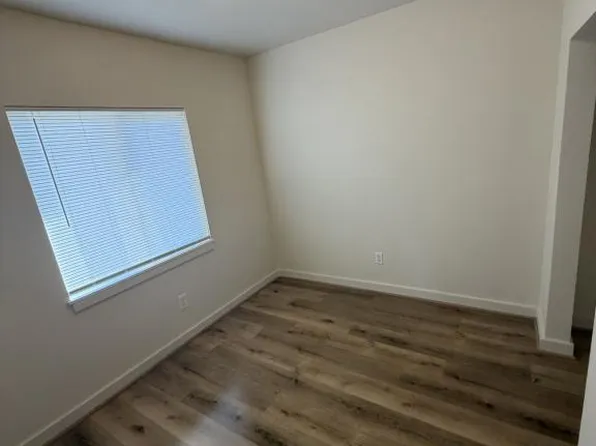 1101 Century Dr NE, Albany, OR 97322