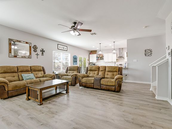 5th image of 100 E Wildflower Boulevard