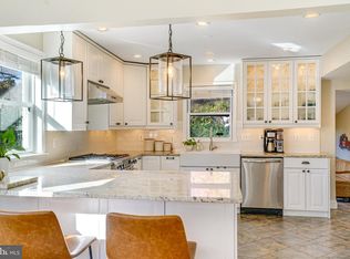 2914 Summerfield Rd, Falls Church, VA 22042