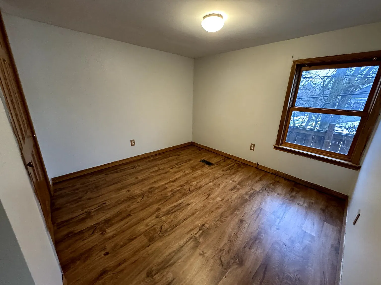 3 bed, 2.0 bath, 998 sqft, $1,550 — Photo 4