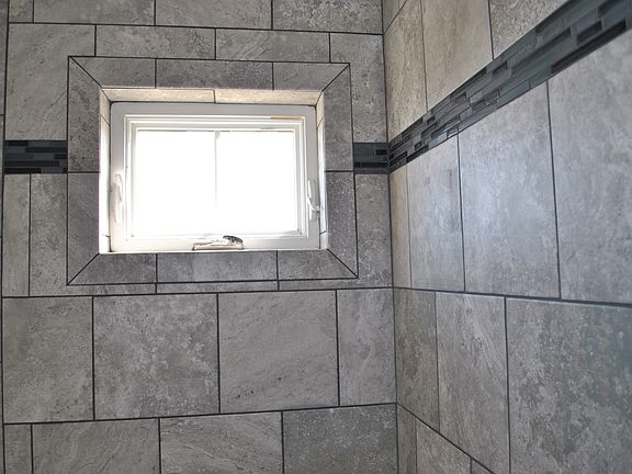 5th image of 2530 W Crown Dr