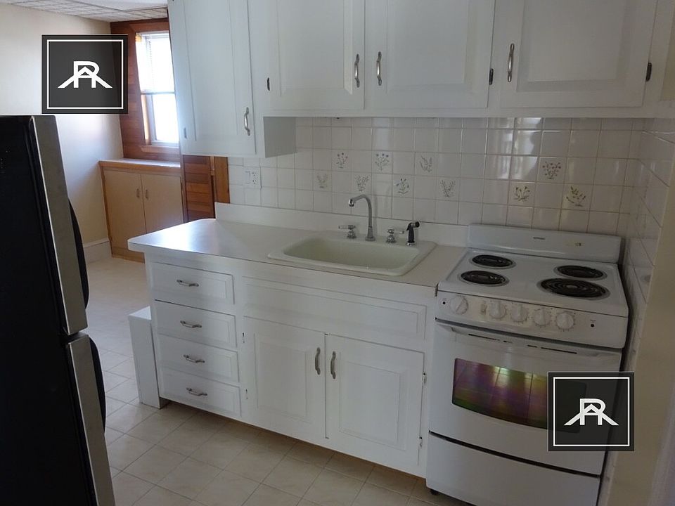 2nd image of 27 Oak Square Ave #1