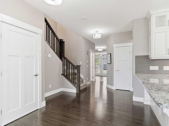 4th image of 112 E Dixon Rd