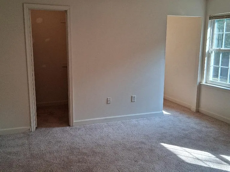 12904 Arsenal Ct — Photo 23