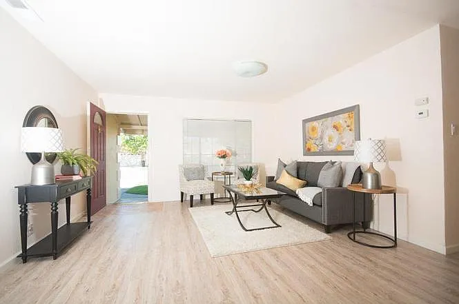 7407 Camellia Ln — Photo 1