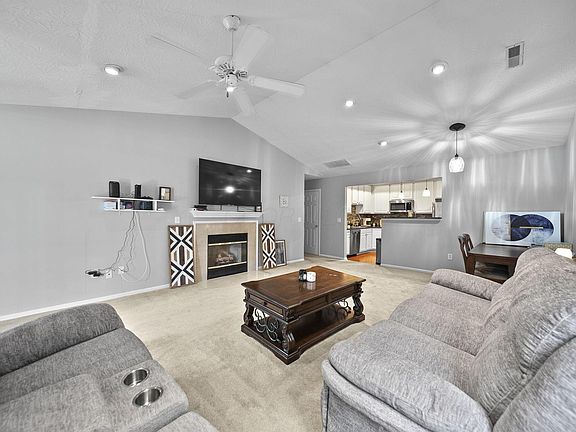 3rd image of 394 Charlescarn Dr
