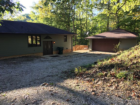 Front/roadside entrance