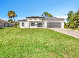 2810 44th St SW, Lehigh Acres, FL 33976