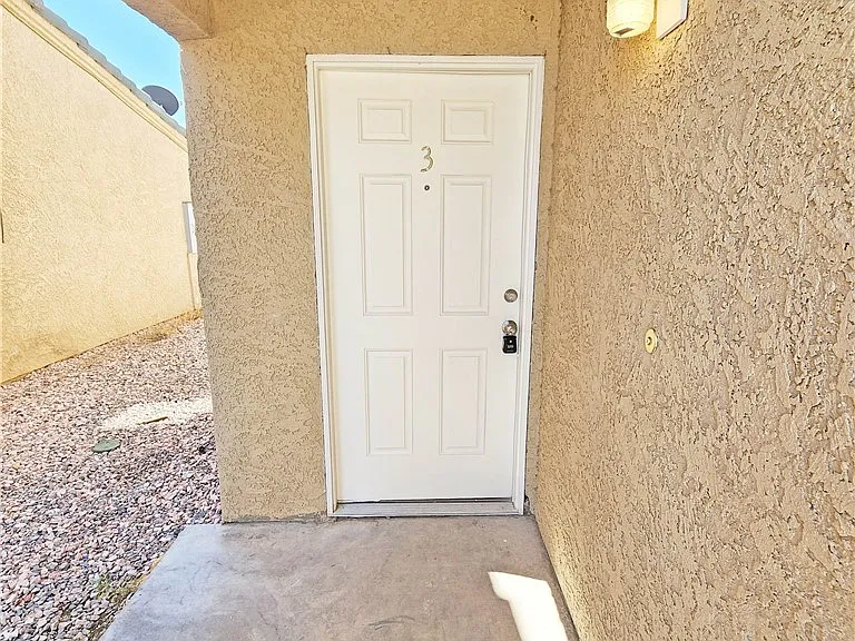 1080 S Karen Ct #3 — Photo 4