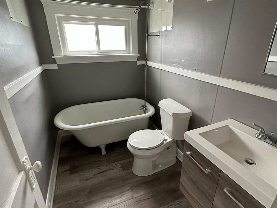 1st image of 1263 Nicholson Ave Floor 3