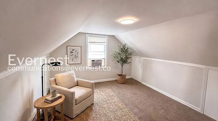 3 bed, 1.0 bath, 1080 sqft, $1,950 — Photo 4