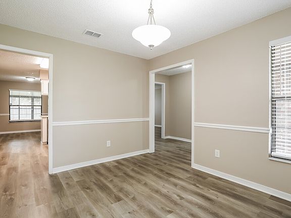 5th image of 553 Harrison Ave