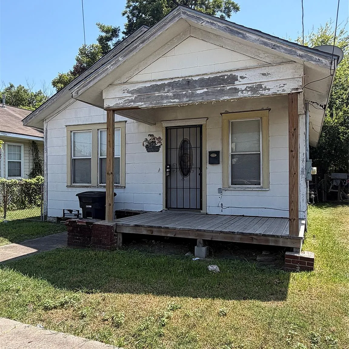 2 bed, 1.0 bath, 906 sqft, $1,500 — Photo 1