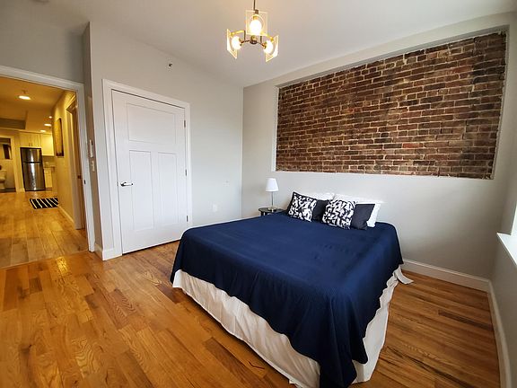 2nd image of 45 Clifton Pl #13B