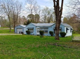 310 Poplar Ln, Oneida, TN 37841