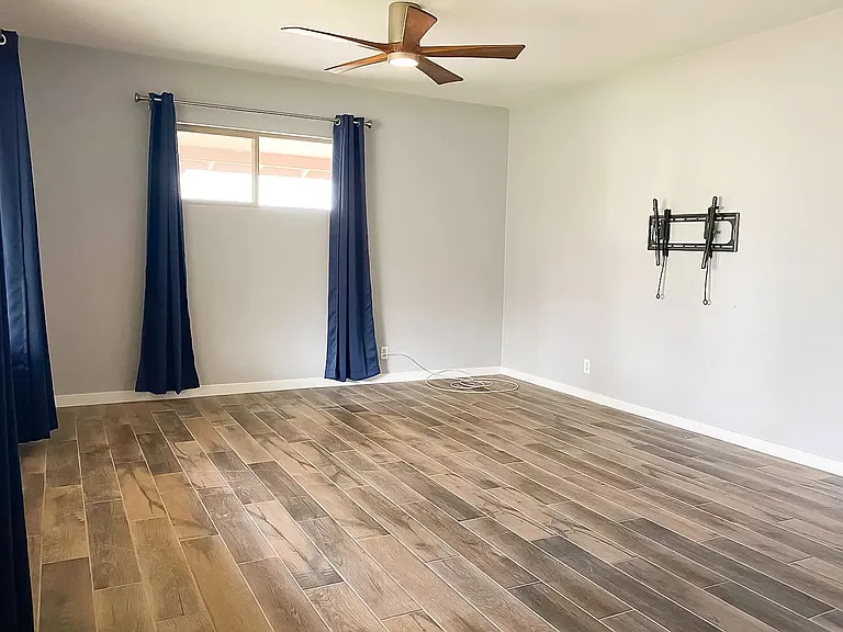 3310 E Earll Dr — Photo 6