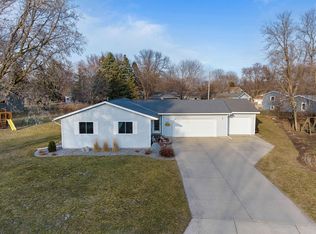 960 Ridgeview Pl, Owatonna, MN 55060