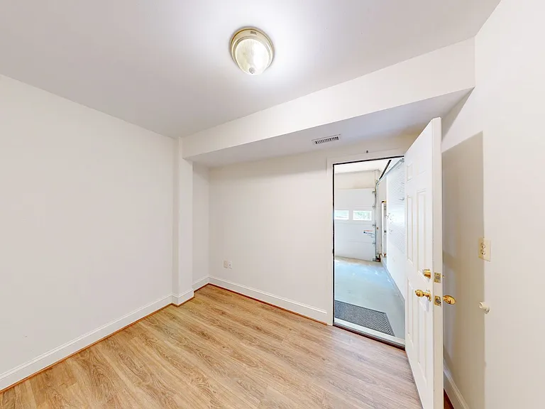 3038 Finsel Ct — Photo 10