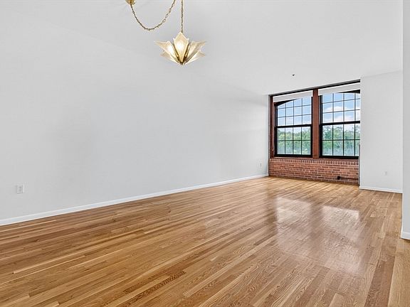 2nd image of 1243 Adams St #303