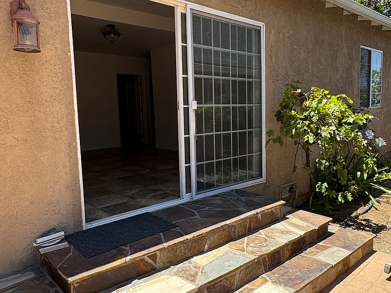 5766 Newcastle Ave — Photo 40
