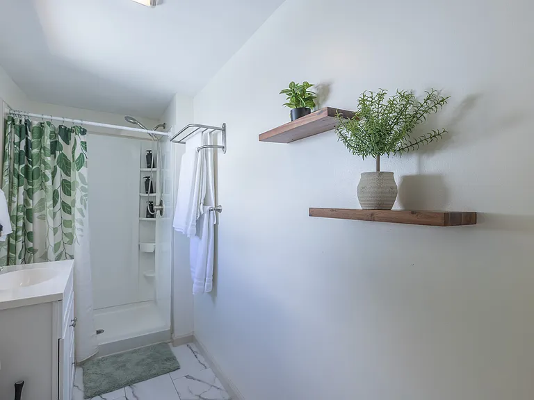 313 W Maple St #3 — Photo 12