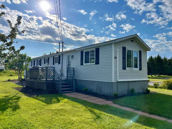 29 Sunset Ln, Colchester, NS B6L 4J9