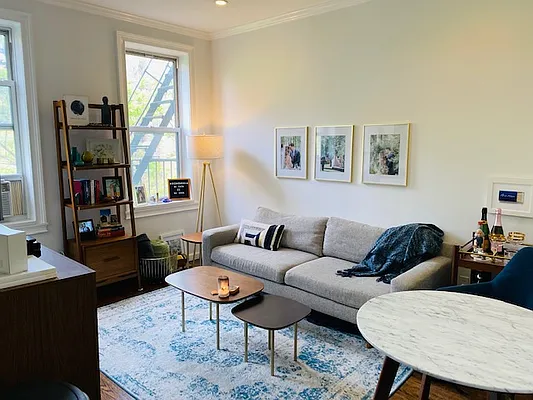 Rented by Bank Neary | media 2