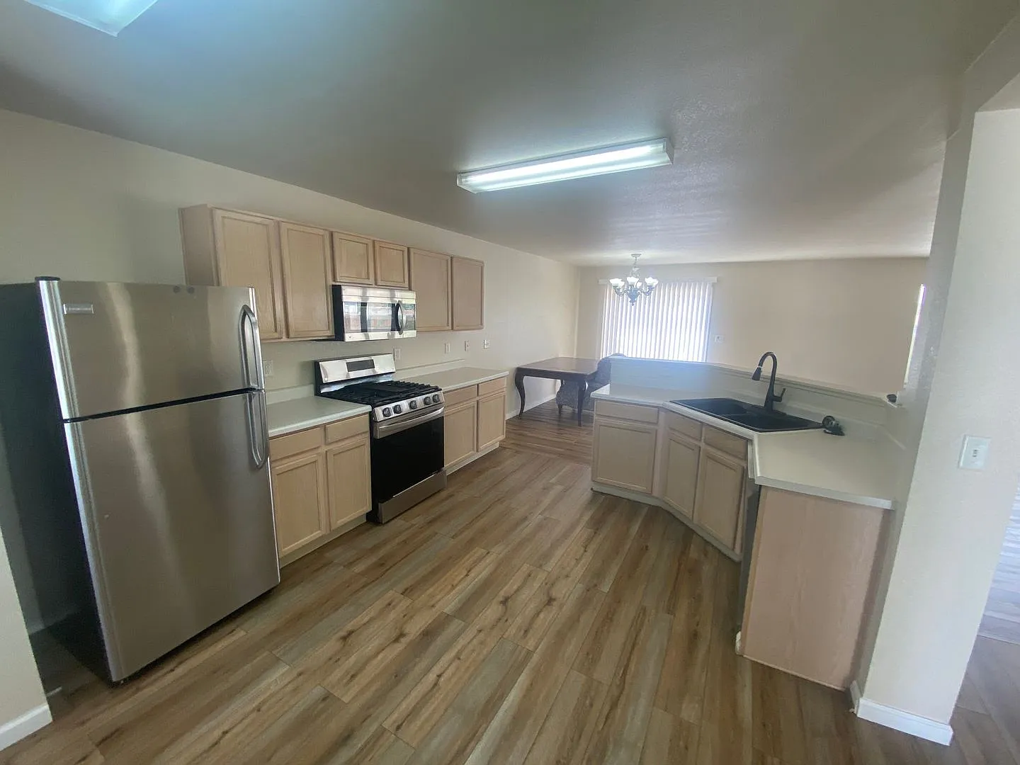 Spacious Home in South Reno 9438 Canyon Meadows Dr — Photo 2