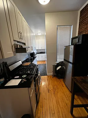 Rented by Salon Realty Corp | media 13
