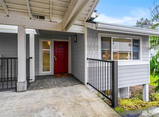 15204 NE 8th St APT B6, Bellevue, WA 98007