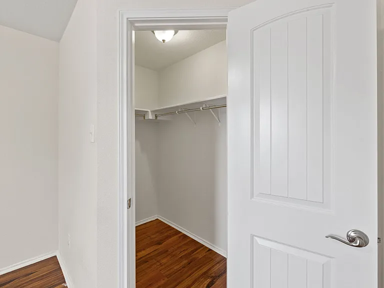 2101 Golden Arrow Ave — Photo 35