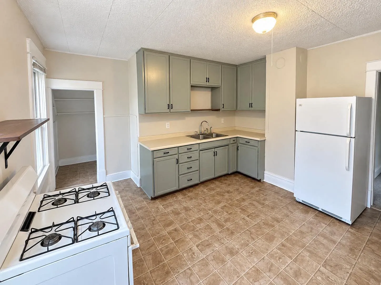 2 bed, $1,125 — Photo 2