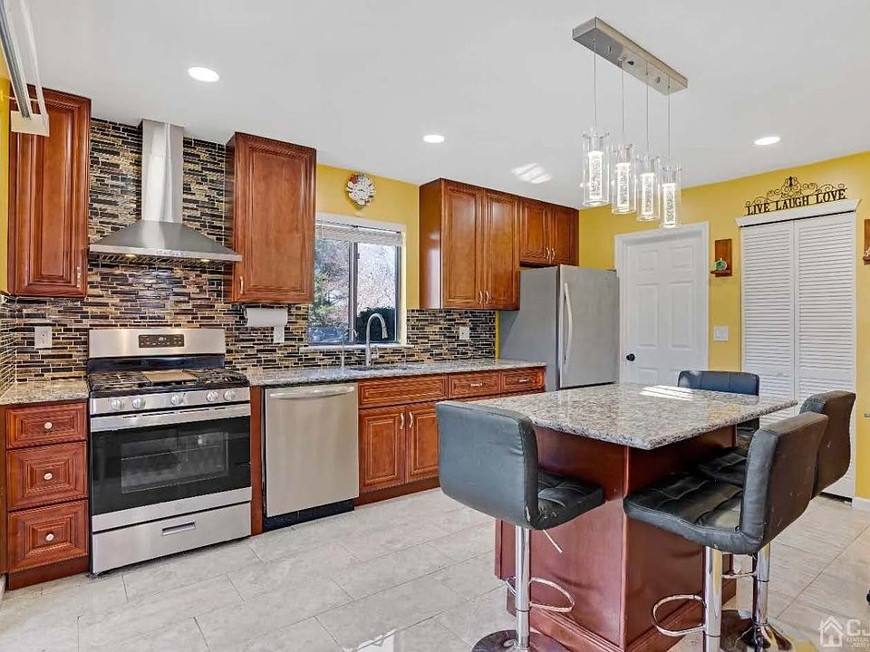 Renovated kitchen and upgraded appliances