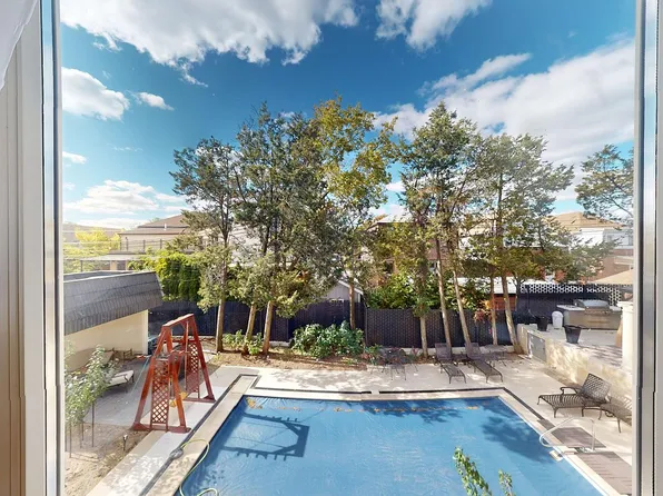 176 Irwin St, Brooklyn, NY 11235