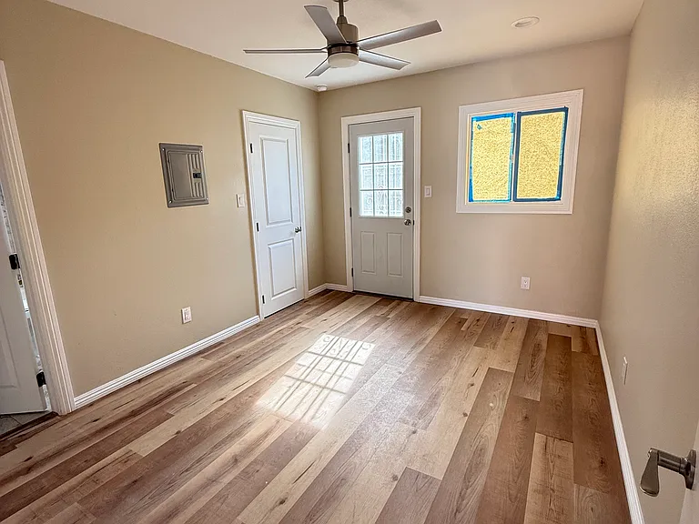 838 E 99th St #840 — Photo 2