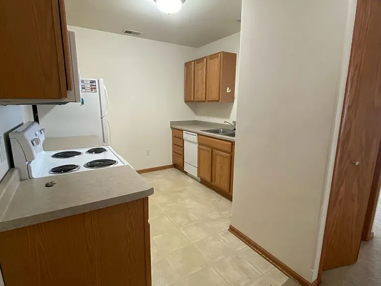 117 E Washington St — Photo 10