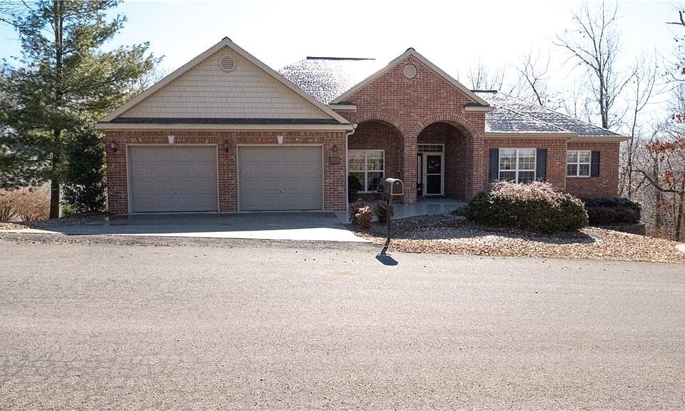 1st image of 13 Dunvegan Ln