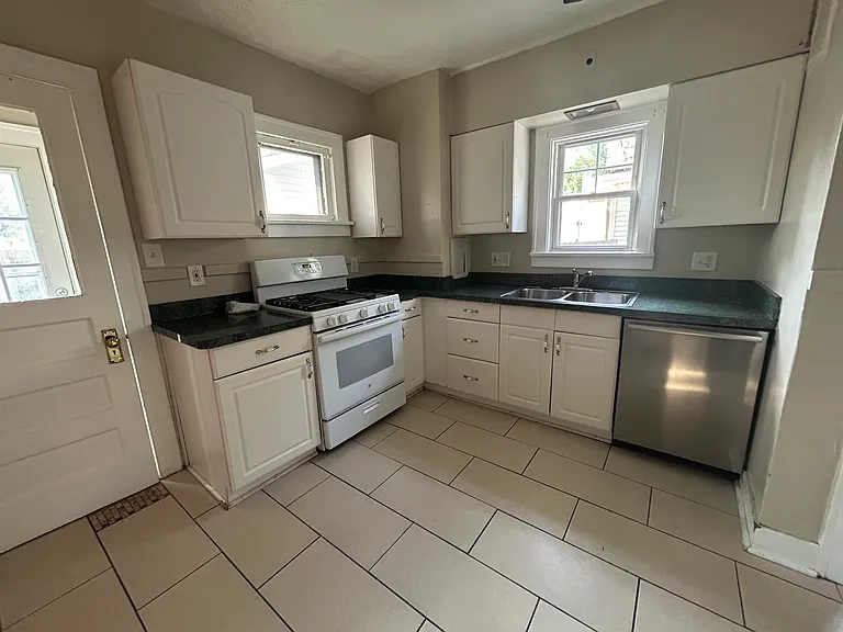 1837 Cumberland Rd — Photo 8