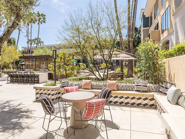 Plaza at Sherman Oaks — Photo 30