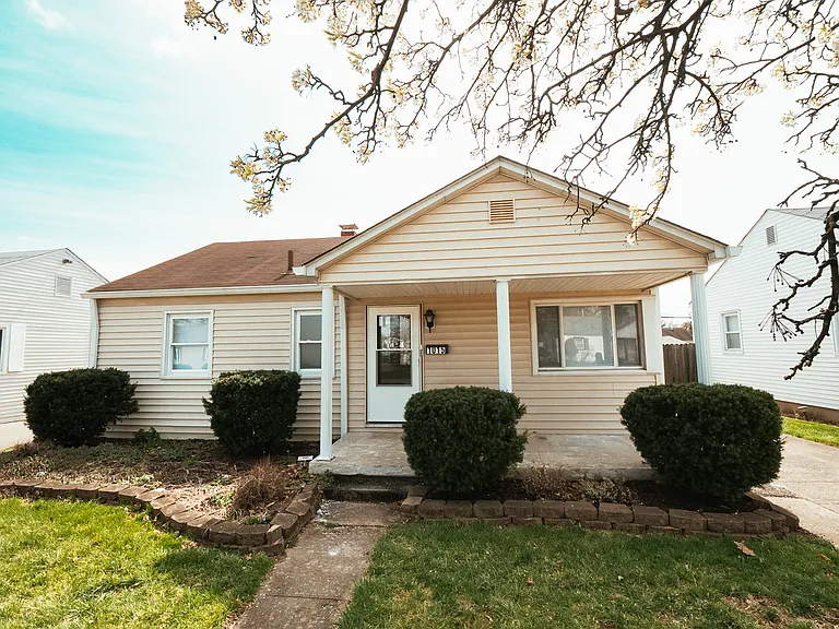 1015 Brough Ave — Photo 1