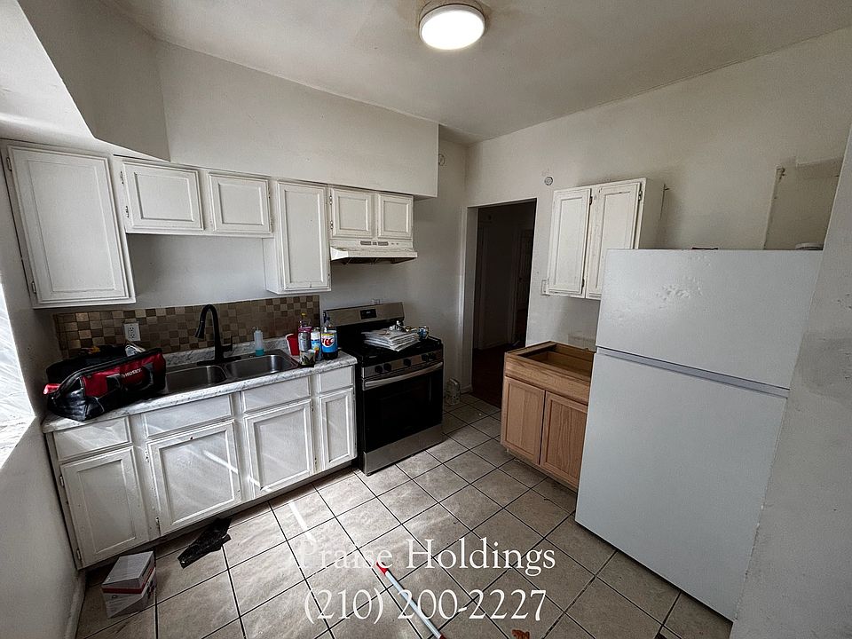 2nd image of 456 Pierce St