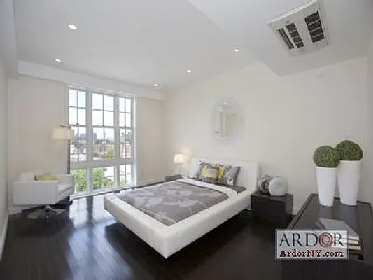 Sold by ArdorNY | media 5