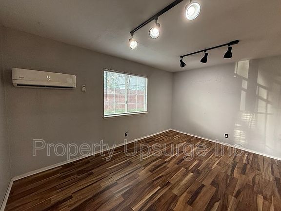 3rd image of 3404 Bechelli Ln Suite C