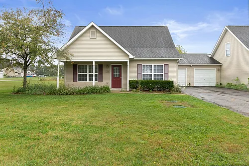 711 Cattail Ln Photo 1