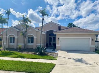 324 SW 188th Ave, Pembroke Pines, FL 33029