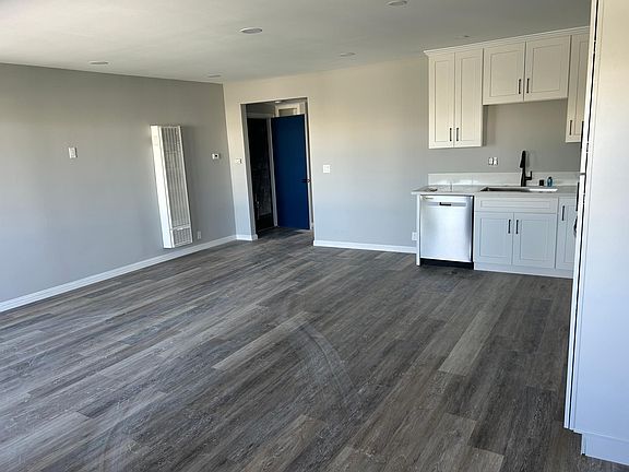 2nd image of 1134 W 22nd St #9