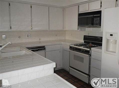 3rd image of 4088 Lake Harbor Ln