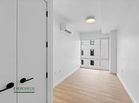 4th image of 335 Linden Blvd #6C