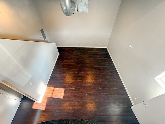 4th image of 409-415 South Blvd #1