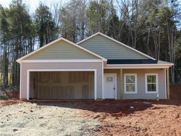 130 Meadow Ln, Thomasville, NC 27360